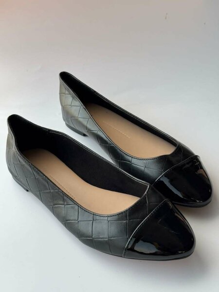 Flats shoes