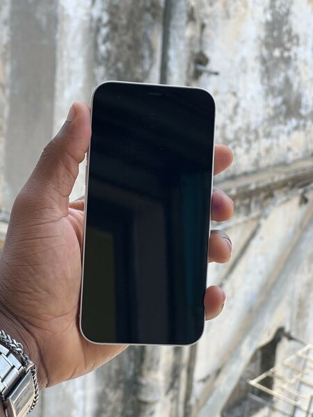 iPhone 12