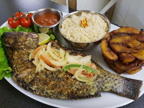 POISSON BRAISÉ+ALLOCO-ATTIÉKÉ