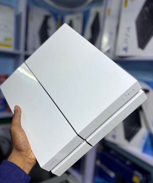 Console PS4 Slim Blanche