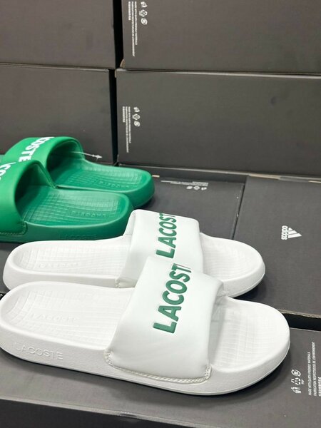Sandales Lacoste