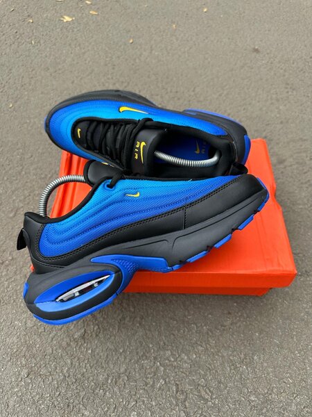 NIKE AIR