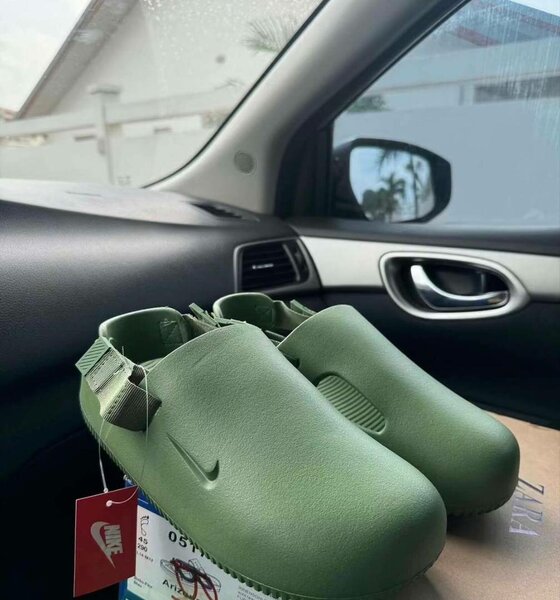 Nike slides