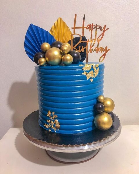 Car themed cake