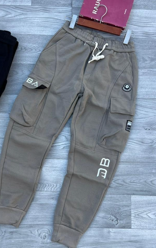 Sweatpants green