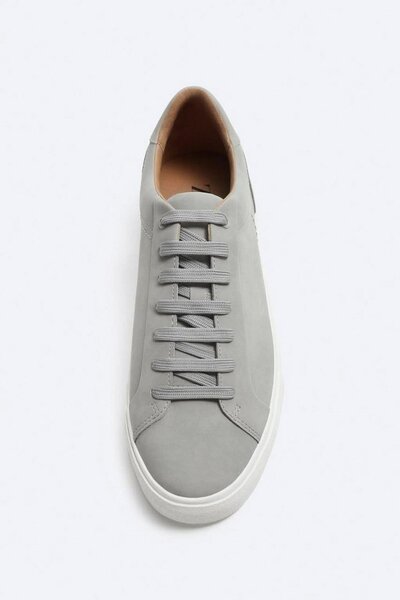 Sneakers gris élégants