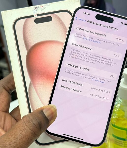 iPhone 15 Rose 128 Go