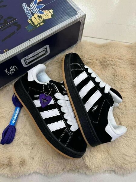 Adidas campus