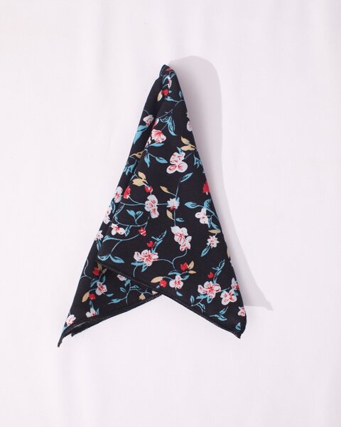 Mouchoir de poche floral élégant