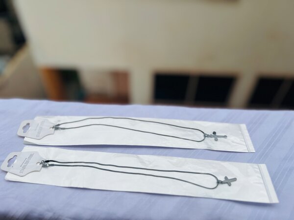Male necklaces