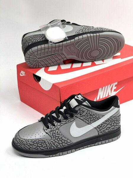 NIKE SB SNEAKER