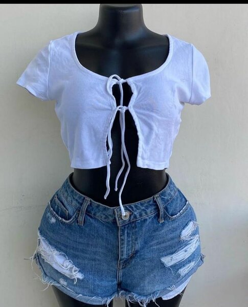 Crop top blanc à nouer