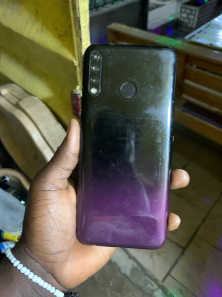 Tecno spark 4