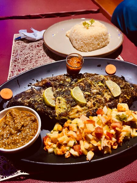 Poisson Grillé avec Riz