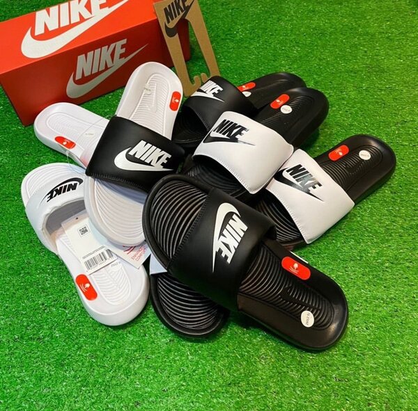 Sandales Nike et autre