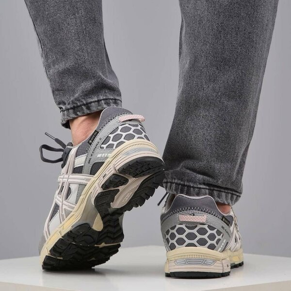 ASICS