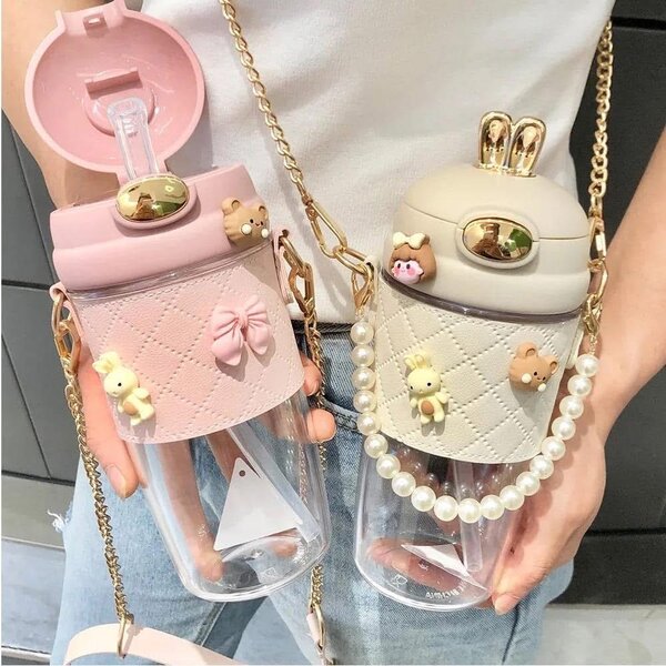 Gourde tendance avec bandoulière