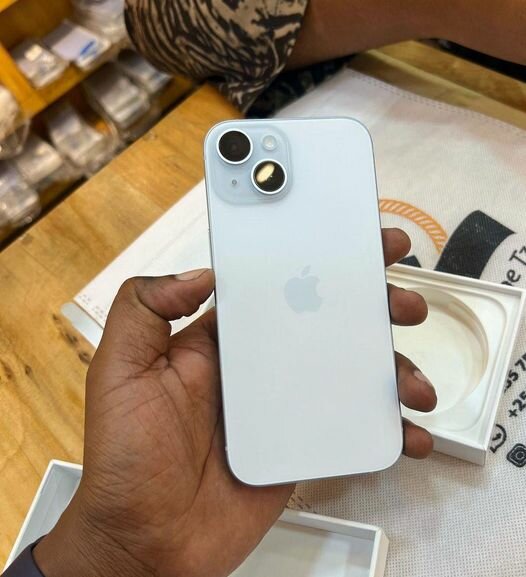 IPHONE 15 (128GB)