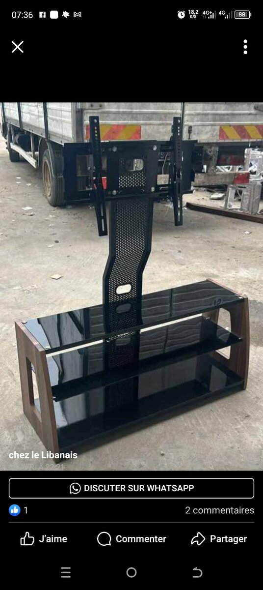 Table vitrée télévision