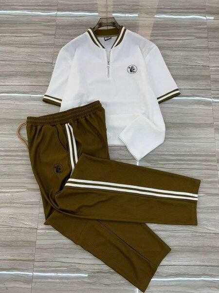 Tenue de survêtement tendance