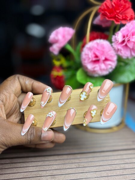 ongles décoratifs