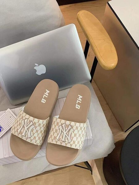 ADILETTE STORE