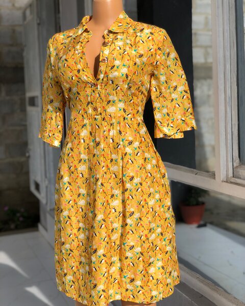 yellow dress