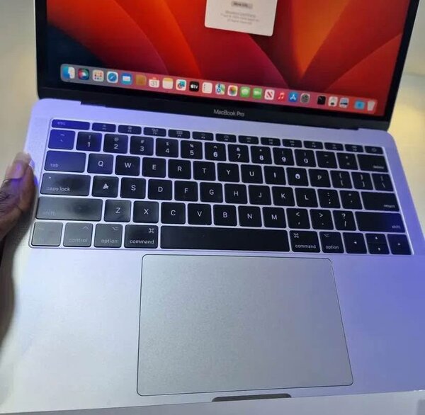 Apple laptop
