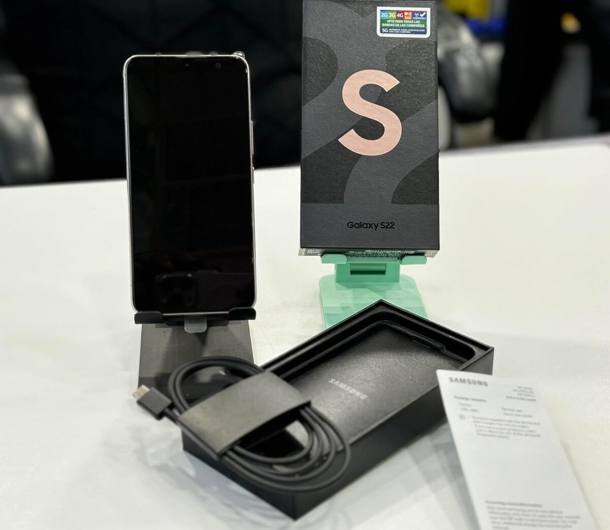 SAMSUNG GALAXY S22