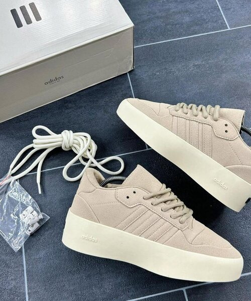Adidas Sneakers