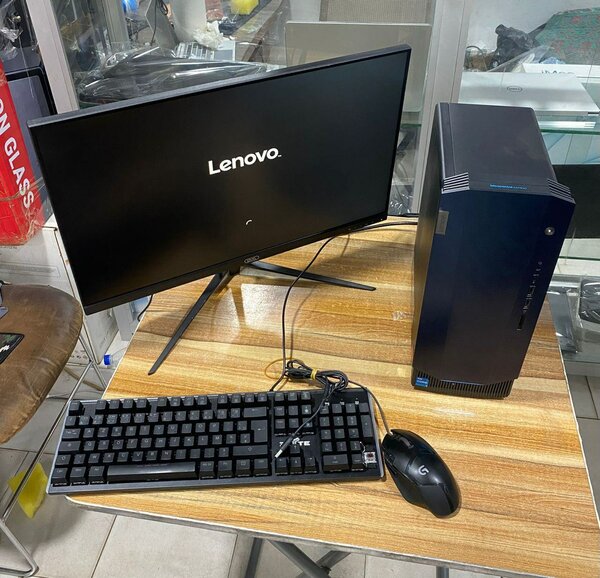 PC de Bureau Lenovo Puissant