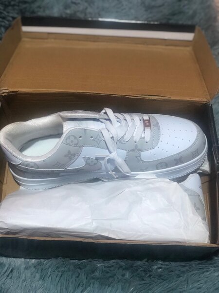 Men sneakers