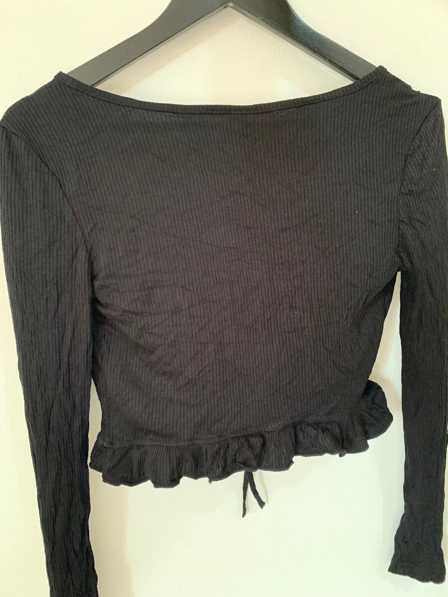 Front tie top
