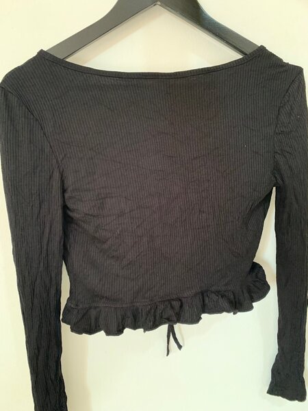 Front tie top