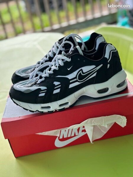 NIKE CLASSIC
