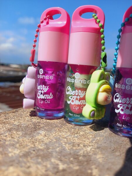 2 Gloss