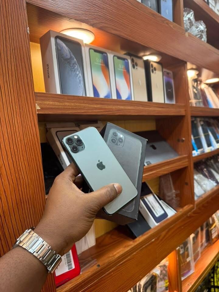 iphone 11 pro , 64G