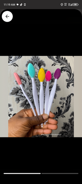 Lip scrub brush