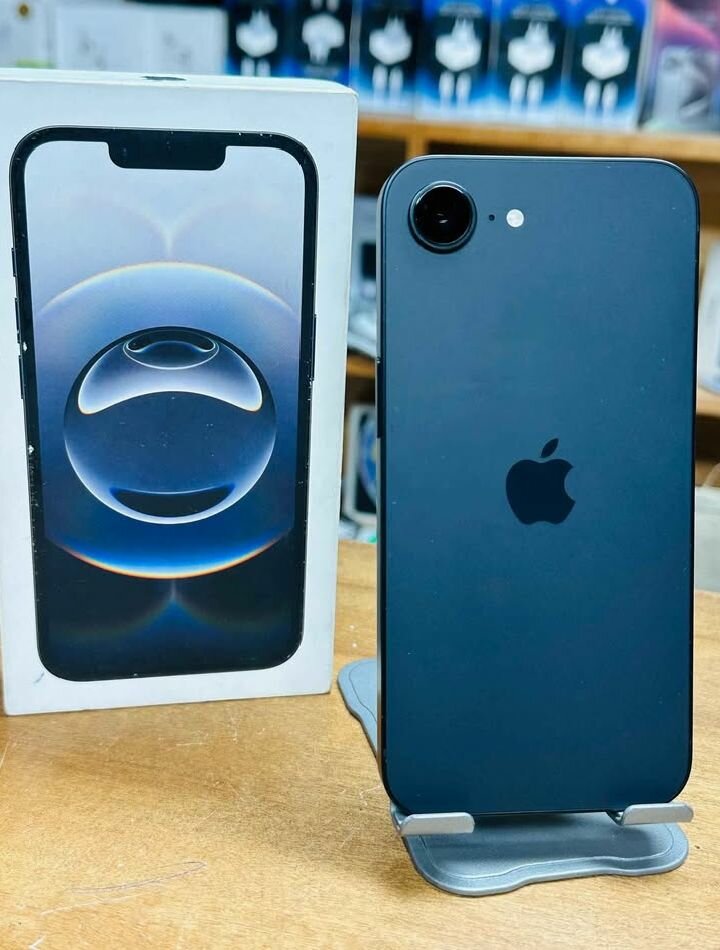 iPhone 16e