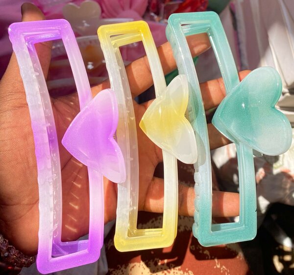 Claw clips