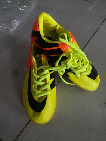 Kids turf boots