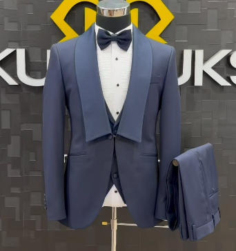 SUIT & TIE