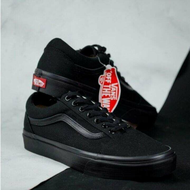 Authentic Old SkooL Vans