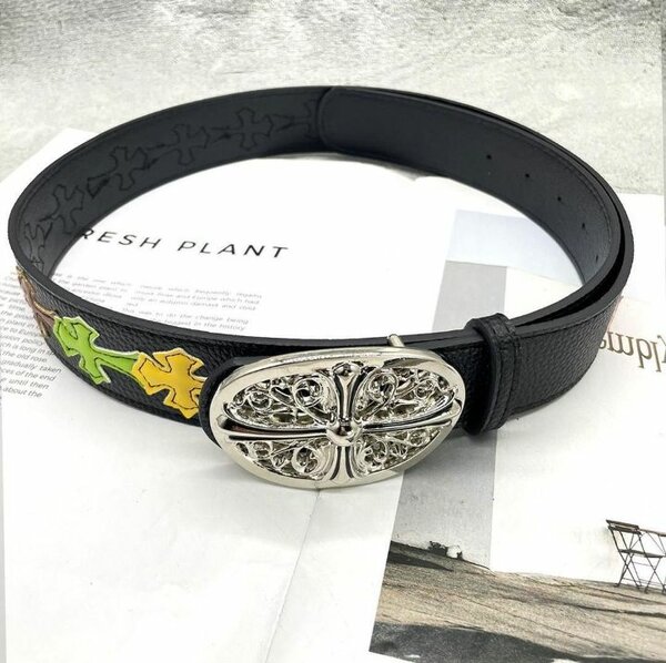 Ceinture en cuir avec boucle artistique