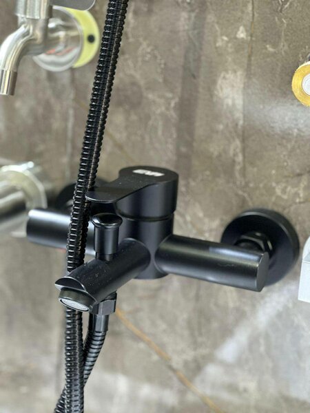 Black Telephone  shower