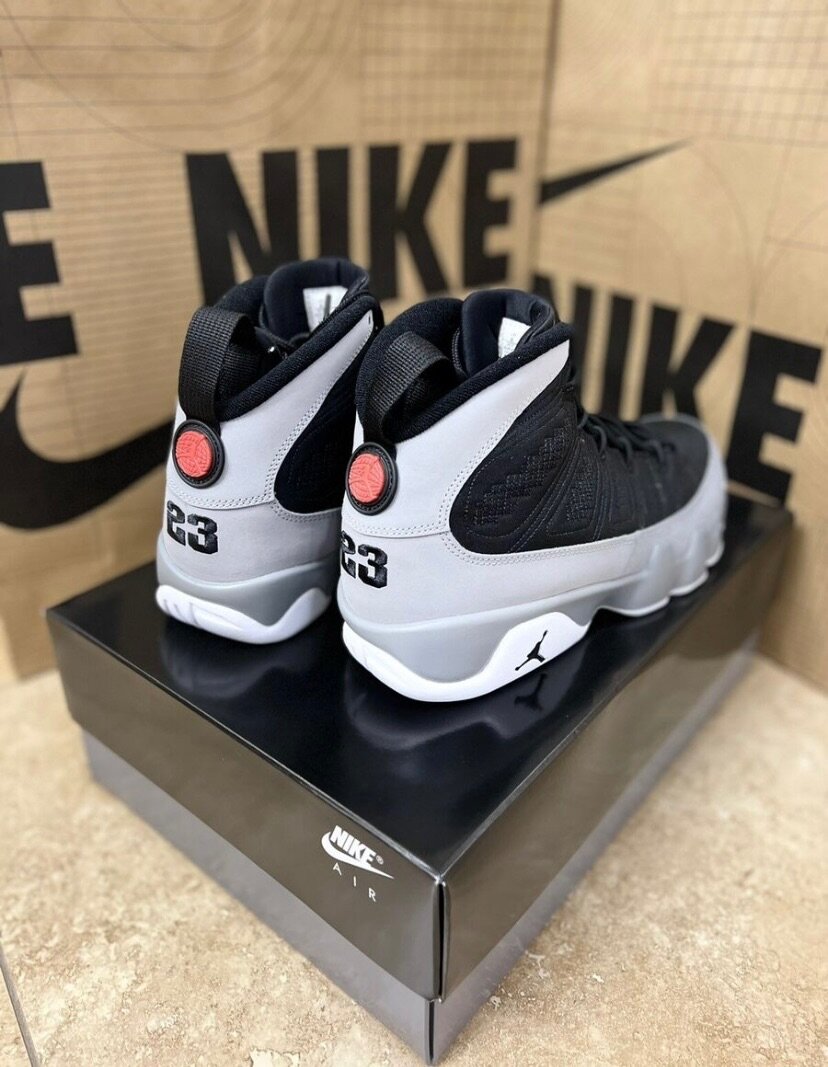 Air Jordan 9