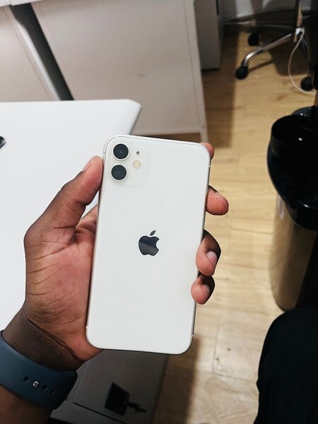 iPhone 11 64GB