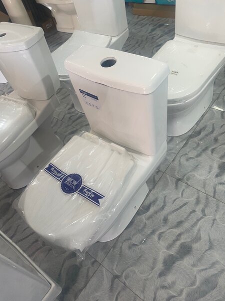 SLIM CISTERN WC