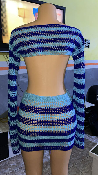 Ensemble en crochet bleu rayé