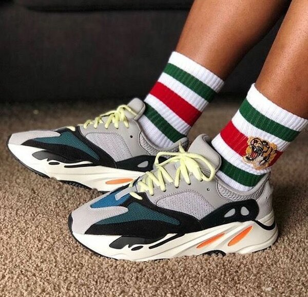 Yeezy 700 couleur officielle